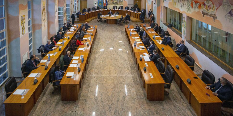 City council in Cosenza, the point on parking management has been postponed