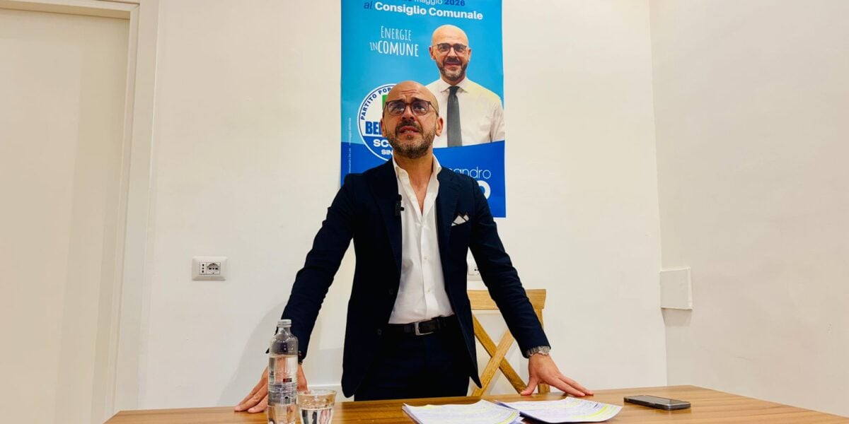 "Debacle orchestrated by crows and puppeteers". De Leo shoots zero on FI in Messina and contemplates a sensational farewell (with a return to the South he calls North?)