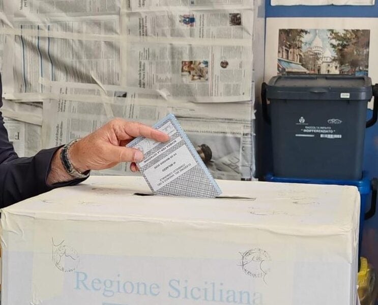 Elections in Milazzo: polls open and candidates voting on the first day