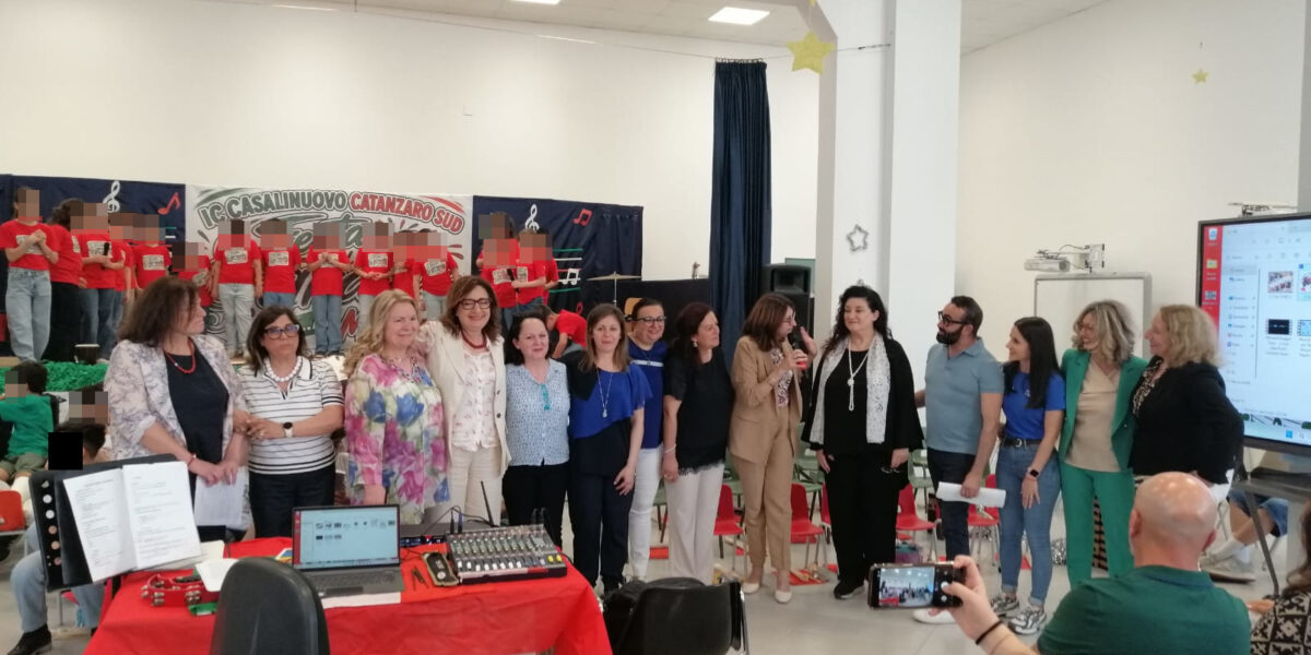 “Festa del Grazie... in music”: the fifth classes of the Passo di Salto plexus of the IC Casalinuovo Catanzaro Sud bid farewell to the primary school after 5 years of emotions PHOTO