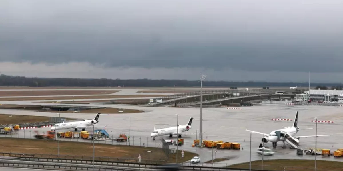 Germany, flights suspended in Munich after sighting of a drone. Airport reopened after the alarm