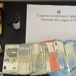 Lungro, 30-year-old arrested for drug dealing. Drugs and a "treasure" worth 35 thousand euros were seized