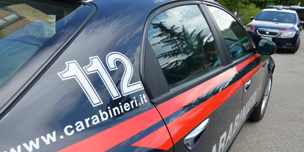 Messina, sexual acts with a 14 year old: the mother's partner arrested while he was in the car with the girl