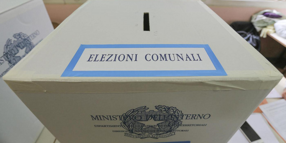 Municipality you go to, mayor (male) you find: in Calabria very few women candidates