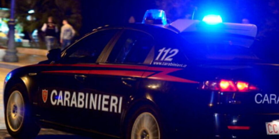 On the streets of Catanzaro Lido without a license or insurance: the crazy escape of a 43-year-old ends up in handcuffs