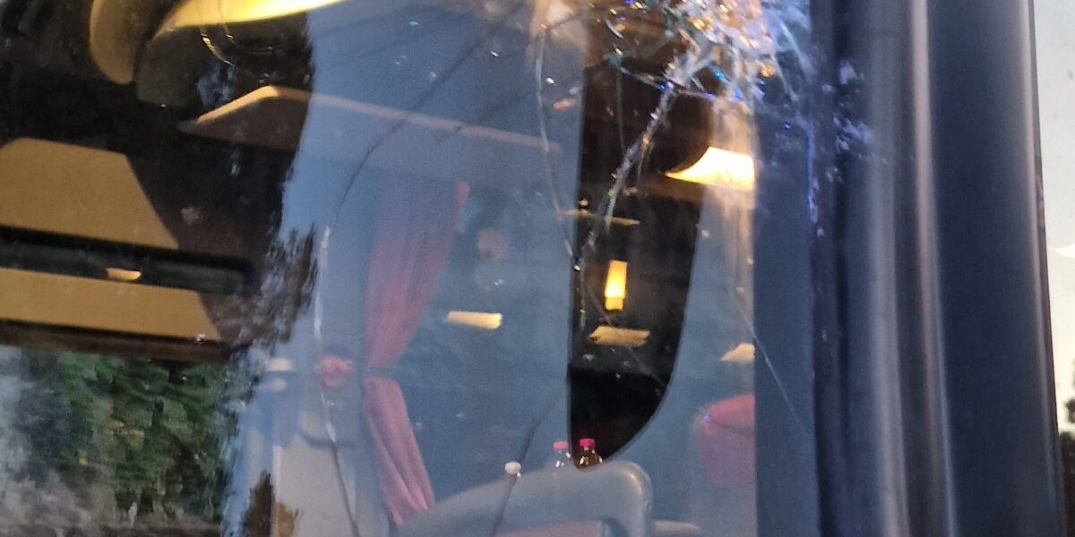Orlandina Calcio bus hit by a stone on the motorway: no injuries