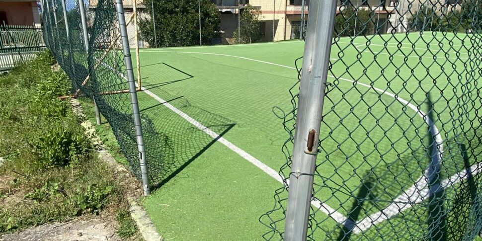Pannaconi di Cessaniti, school and sports fields in disrepair: parents' complaint PHOTO