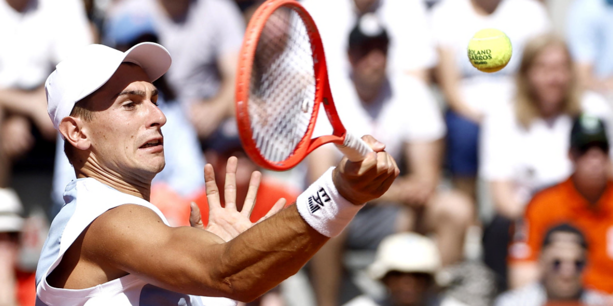 Roland Garros, Arnaldi beats Griekspoor and flies to the second round