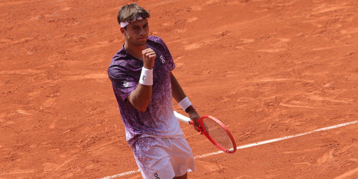 Roland Garros, Italy orphaned by Sinner and Musetti is still alive! Cobolli beats Tien and flies to the round of 16