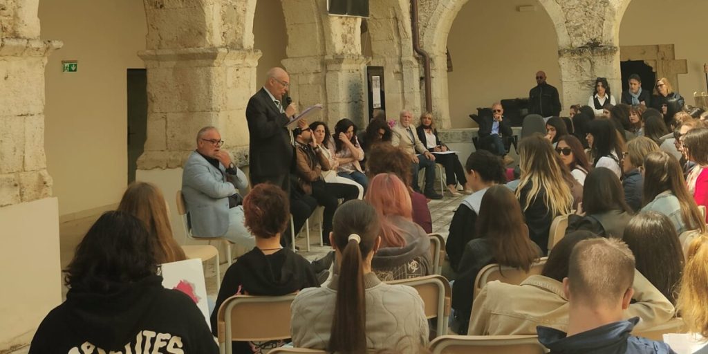 Seeds of memory, fruits of legality: in Catanzaro the touching tribute to the young people of the Palermo Stock Department PHOTO