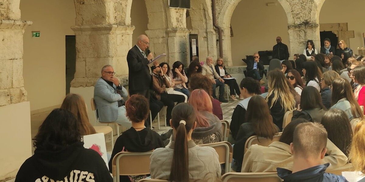 Seeds of memory, fruits of legality: in Catanzaro the touching tribute to the young people of the Palermo Stock Department PHOTO
