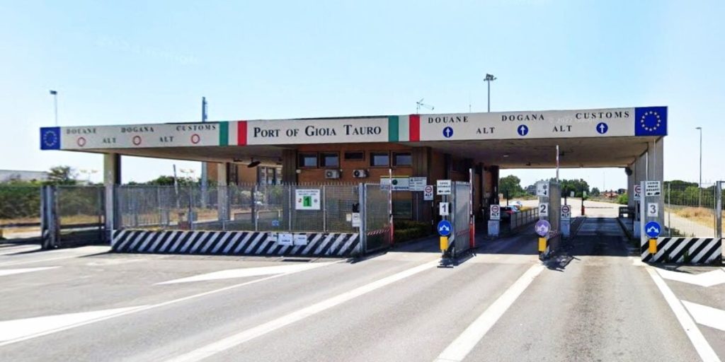 Suspicious containers for Israel, propal garrison at the port of Gioia Tauro