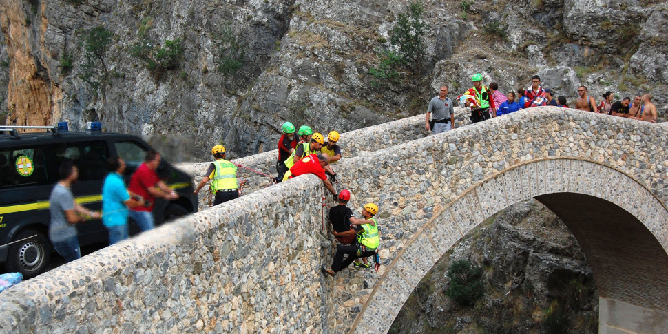 The tragedy of the deaths due to the flooding of the Raganello torrent, the mayor of Civita and the tourist guide condemned