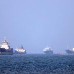 Trump thinks again: suspension of Project Freedom in Hormuz. French ship hit in the Strait, China: "Stop hostilities"