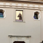 Two of them mug an old woman in the historic center of Corigliano