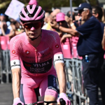 Vingegaard in legend: wins the Giro d'Italia and completes the Triple Crown