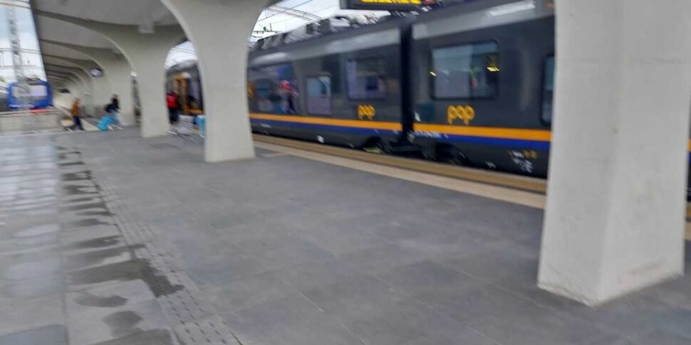 Calabria, more trains and buses for summer 2026: the Region approves the plan for tourism and events