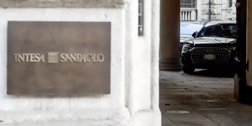 Banking risk: Intesa Sanpaolo launches a takeover bid on MPS
