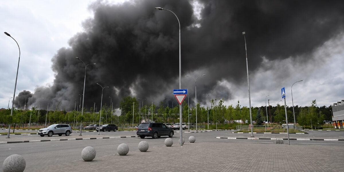 Ukraine, huge drone attack on Russia: 555 shot down, Moscow refinery on fire