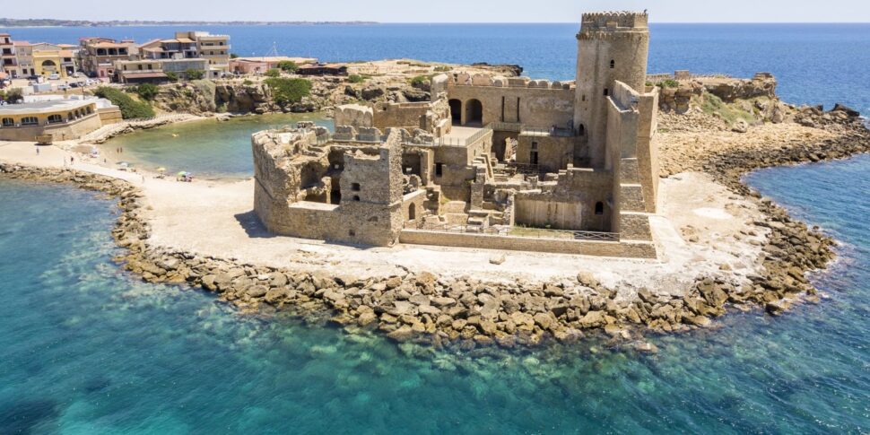 The fortress of Le Castella reopens to the public: the Archaeological Parks of Crotone and Sibari return a treasure to the territory