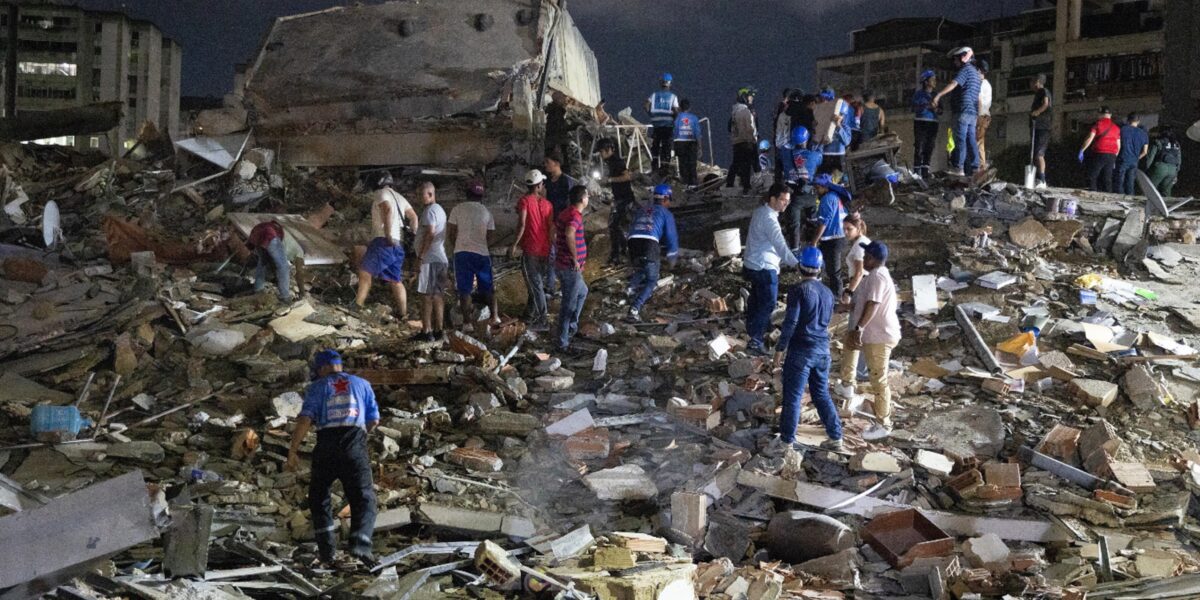 7.5 magnitude earthquake: in Venezuela people dig with bare hands: among the 235 dead there is an Italian-Venezuelan. About 50,000 missing