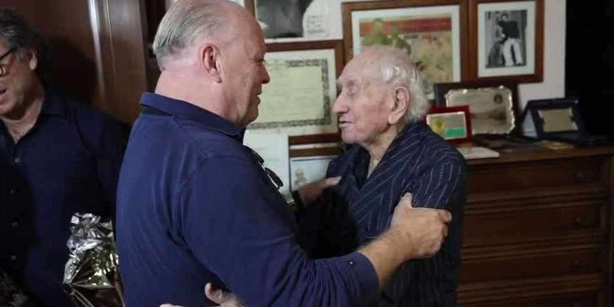"But what are you telling me"? In Messina the touching meeting between the two voices of Topo Gigio: Valli at S. Stefano Briga for the 100 years of Mazzullo VIDEO