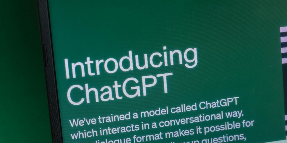 ChatGpt's market share falls below 50%, competitors advance