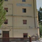 Cosenza, the former “Serra” school at the center of the housing crisis. Prendocasa attacks: «Social housing immediately, let politicians decide which side to take»