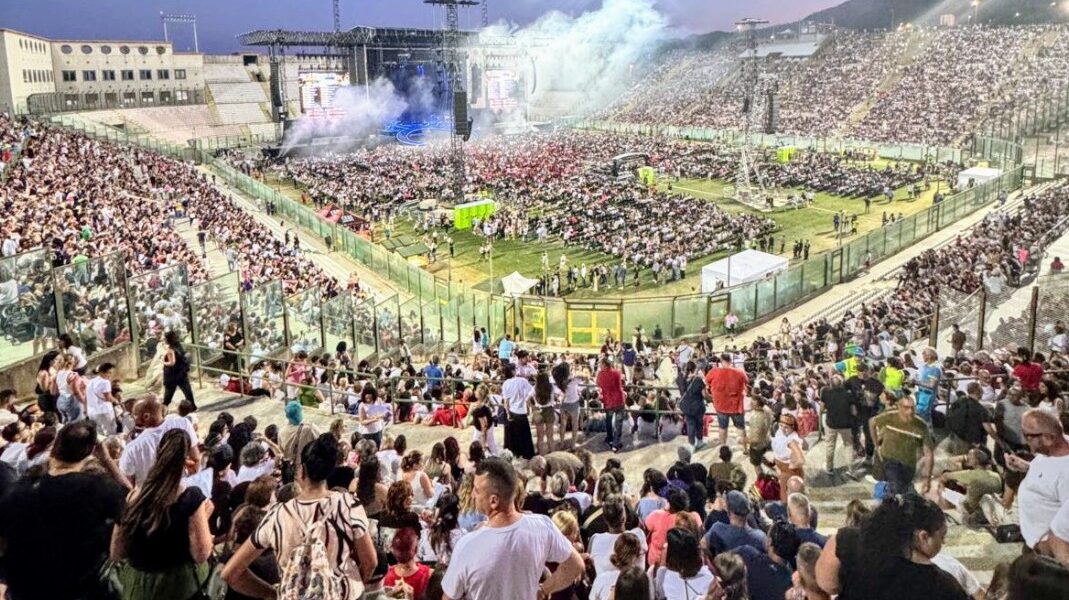Eros Ramazzotti conquers Messina: at the "Franco Scoglio" a night of emotions and great successes