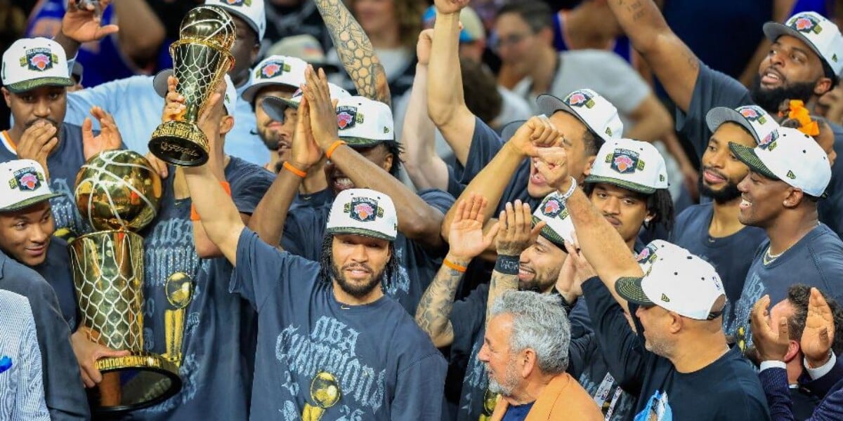 Knicks NBA champions for the first time in 53 years, it's a crazy party in New York