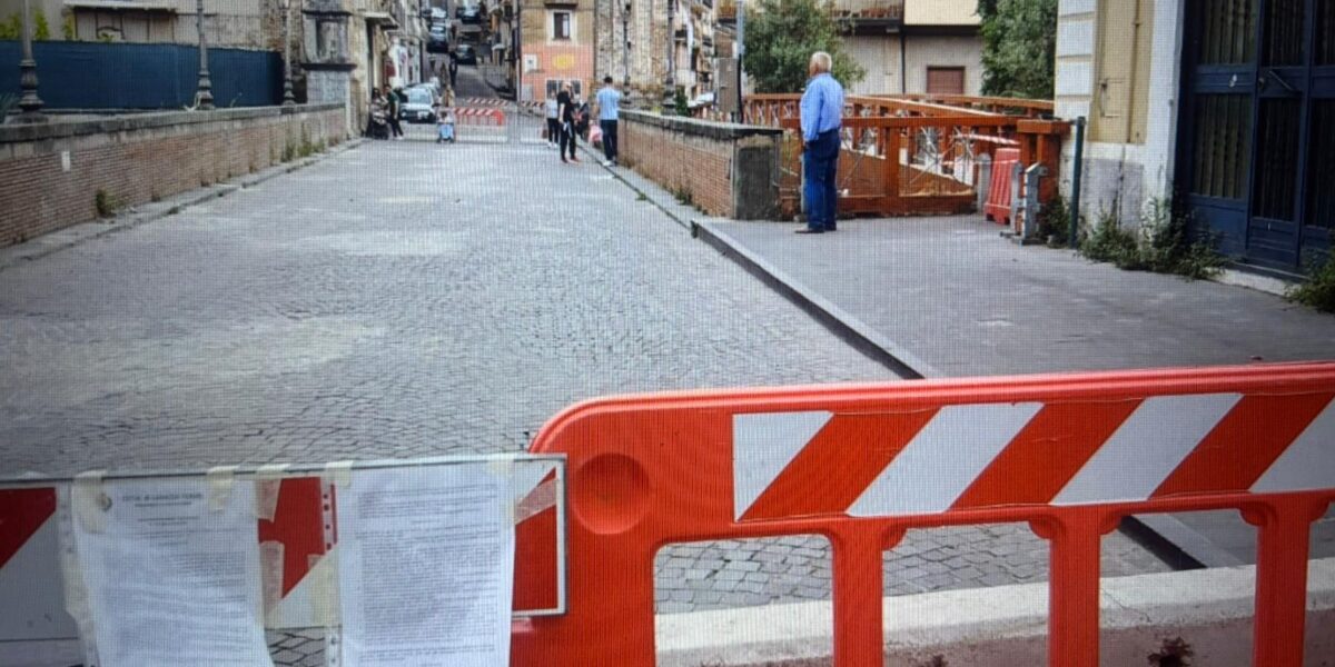 Lamezia, works on the Sant'Antonio bridge. Controversy over the choice of timing