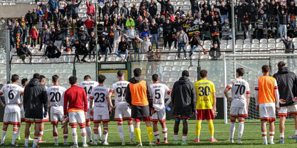 Messina, is anyone there? The club closed in silence