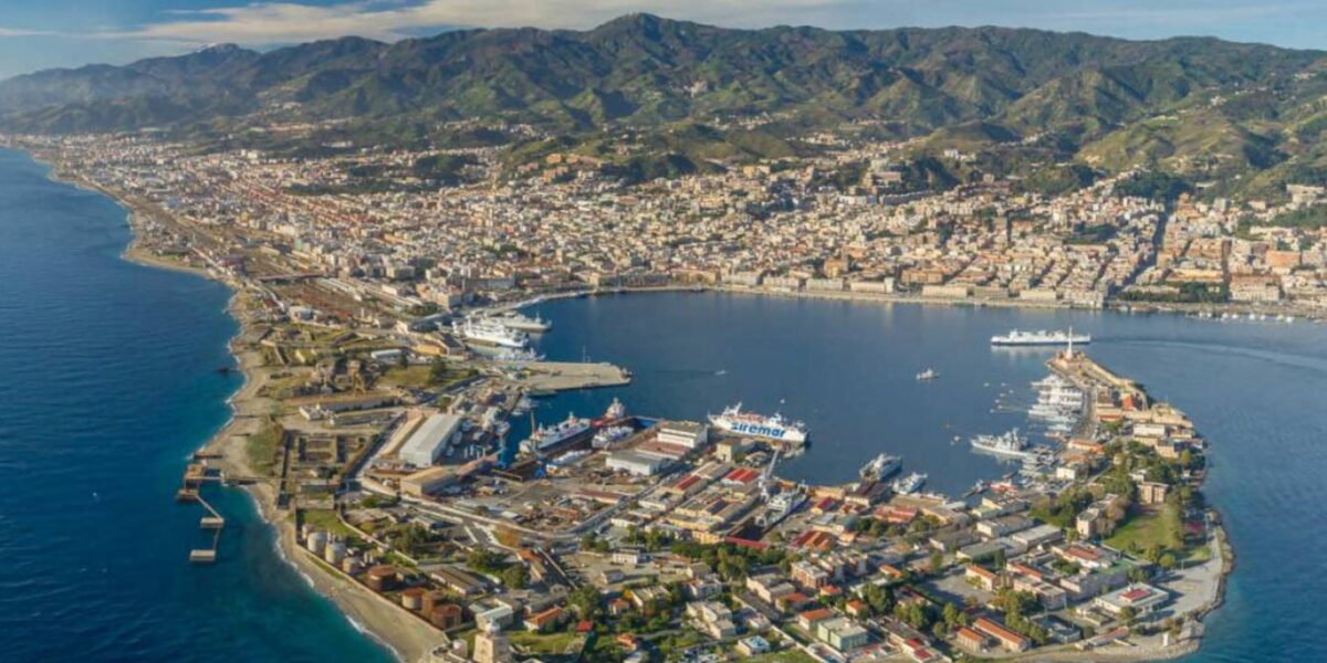 Messina, outcry against the reform: «Woe to debasing the ports of the Strait»