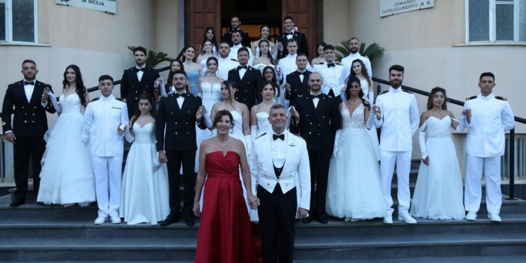 Messina, the Debutantes' Ball combines tradition and solidarity with the Navy Officers' Club
