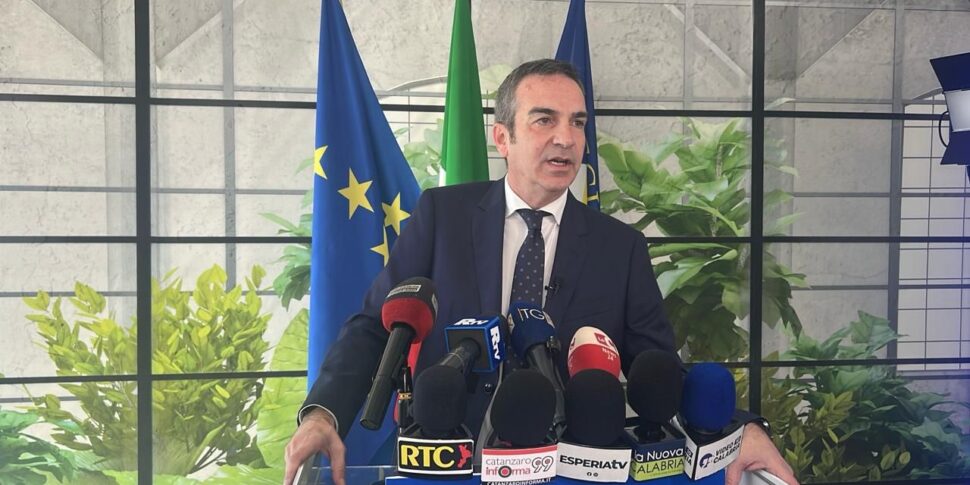 Occhiuto's complaint: «In Calabria wind and solar cost less, but families and companies pay as if it were gas»