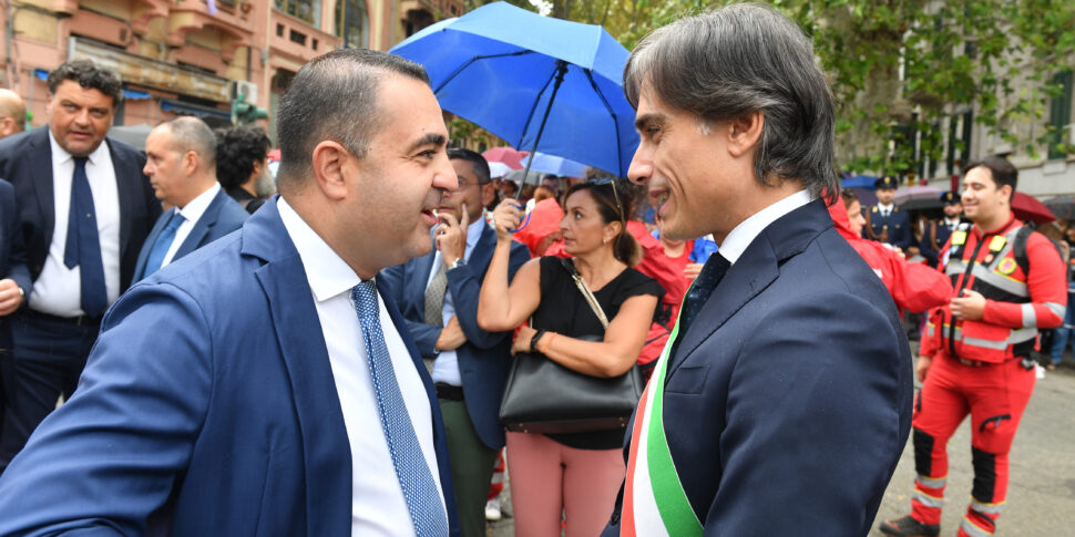 Reggio Calabria: from left to right, the final destination is always the city council