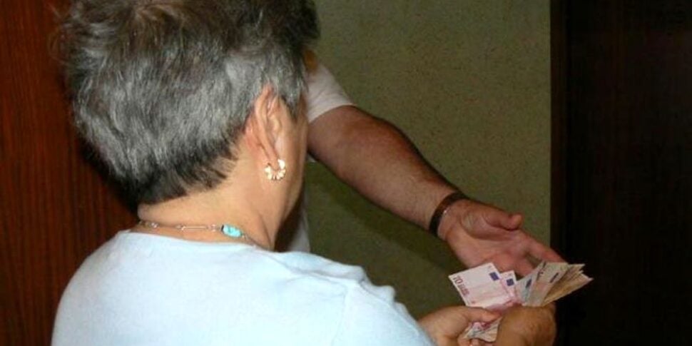 Scam by the "fake policeman" in the Vibo area: the force traps two Campania "away players"