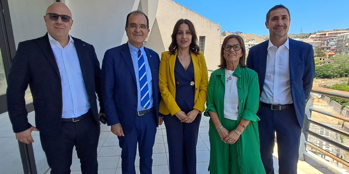 The Calabrian "losers" reply to Occhiuto: «The worst example of the institutions»