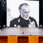 «The Persians», yesterday and today the excess of power. Superb staging by Àlex Ollé in Syracuse for Inda