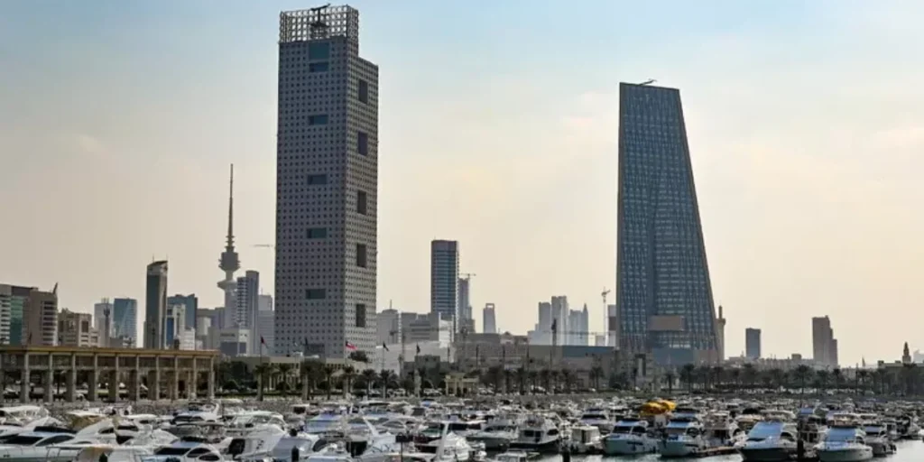 The US hits Iranian radar stations. From Tehran raids on 'enemy bases' in Kuwait and Bahrain