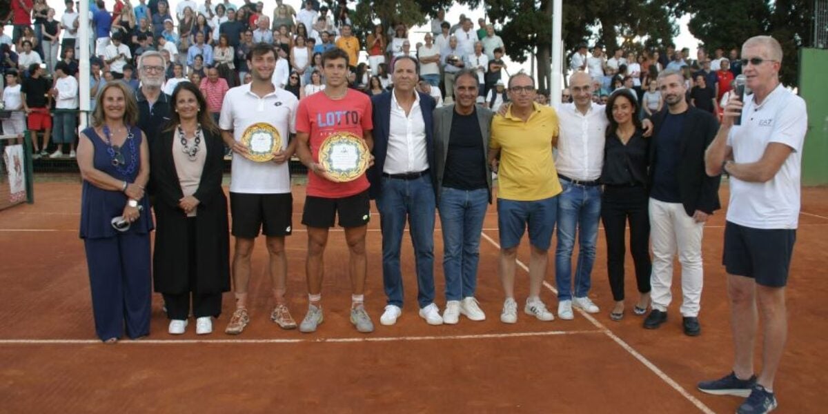 The dream of Fausto Tabacco from Messina is reality: he wins the ITF tournament on the home courts of Coach Vela