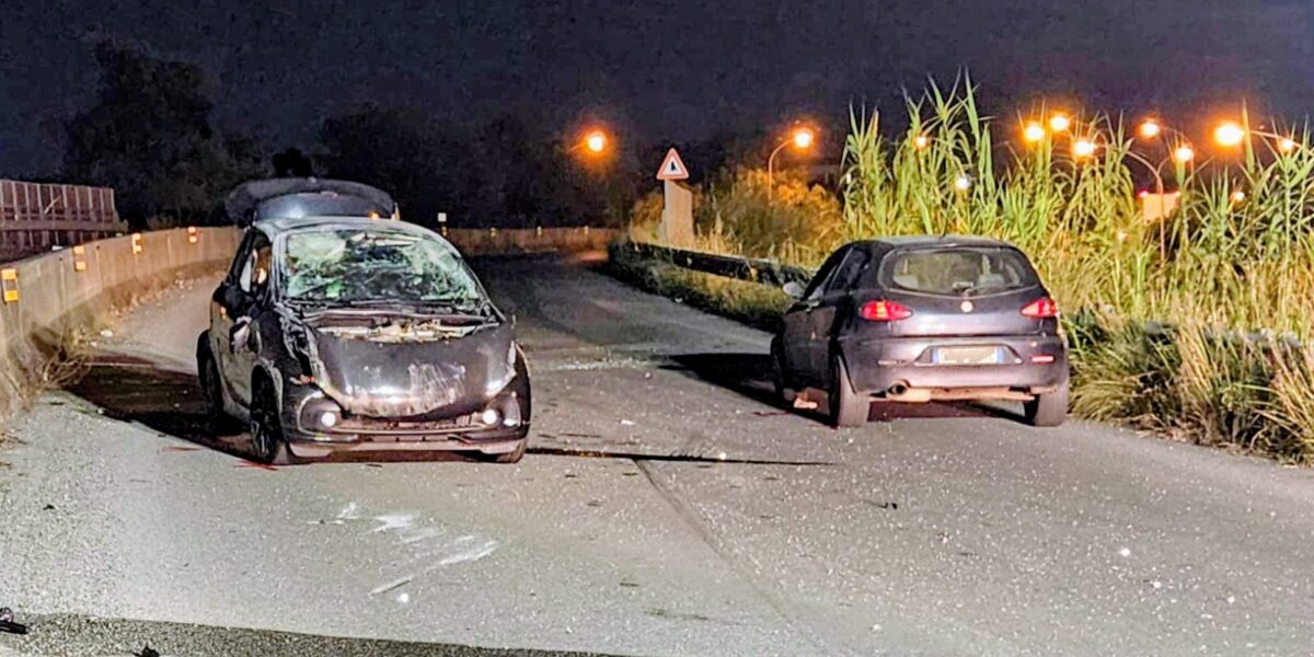 The impact with a seagull and the crash: car overturns on the Milazzo road. Injured in hospital