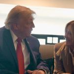 Trump: "Meloni begged me to take a photo with her, I felt sorry for her"