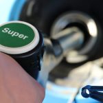 Fuel, summer blow: prices still rising, petrol at 1.949 euros and diesel close to 2.20 on the motorway