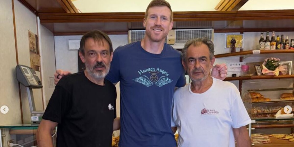Basketball champion Matt Bonner returns to Messina on holiday: "How nice to be here after 22 years"