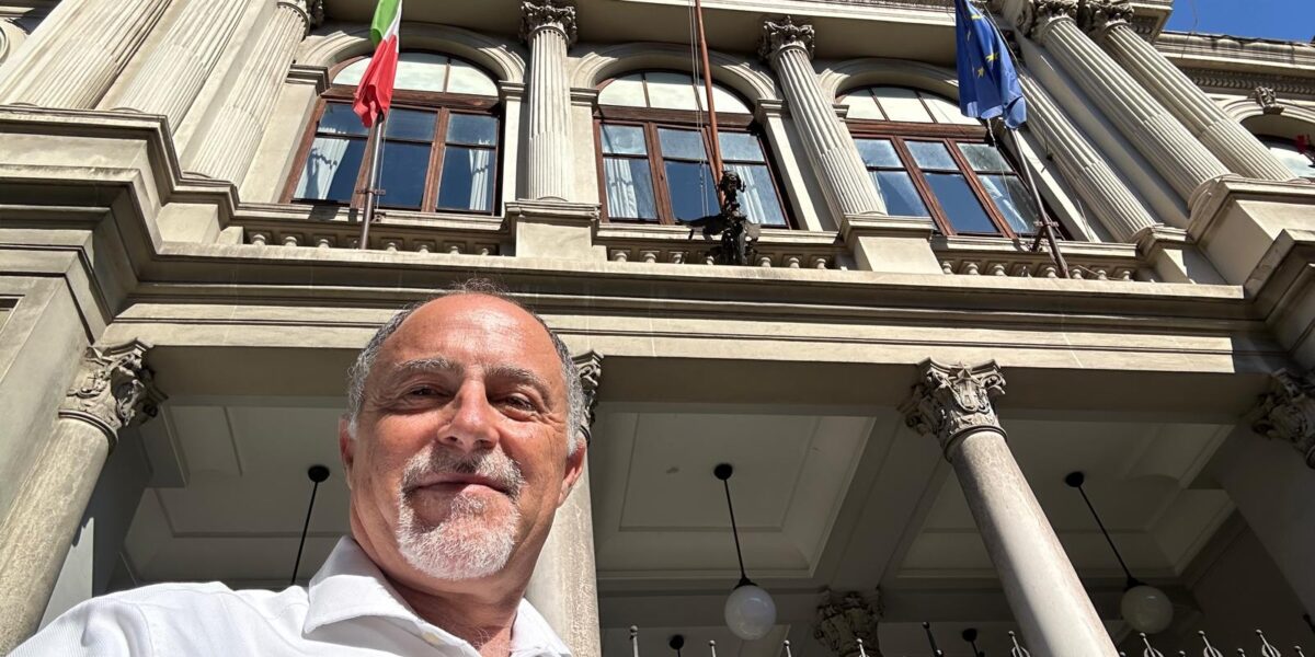 Cateno De Luca deploys the troops of the South calls the North for the metropolitan city