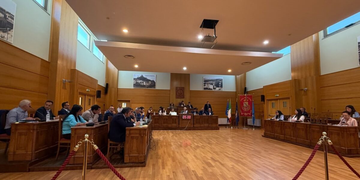 City council in chaos in Lamezia, validation of Vescio postponed