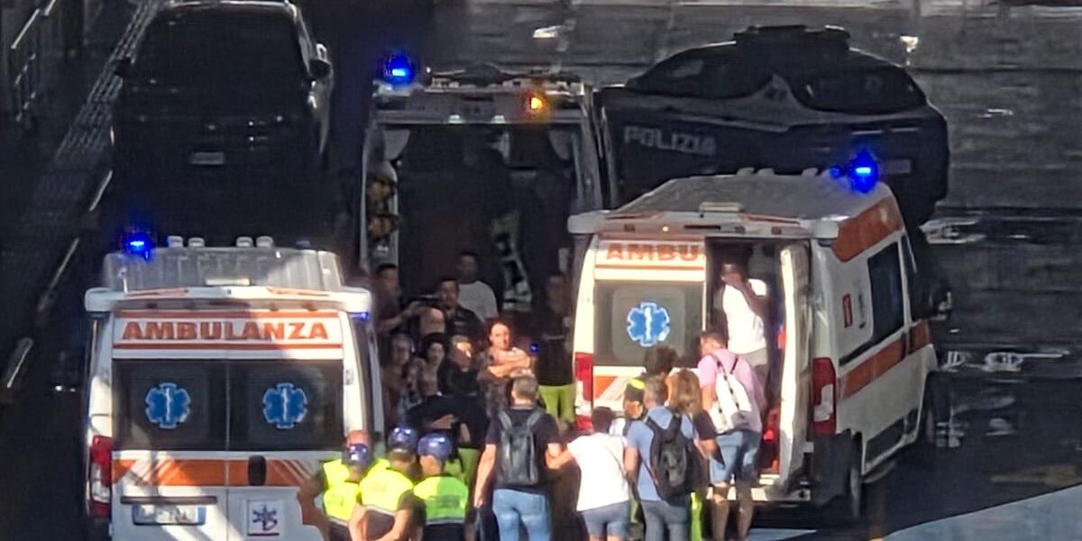 Fear at the embarkations of the San Francesco harbor in Messina, ferry hits the quay: seven injured