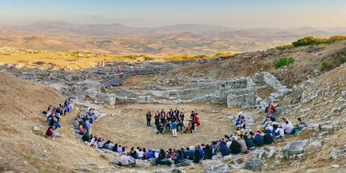 From Monte Jato to Taormina, the Stone Theaters Opera Festival inaugurates in the sign of civil redemption and inclusive art