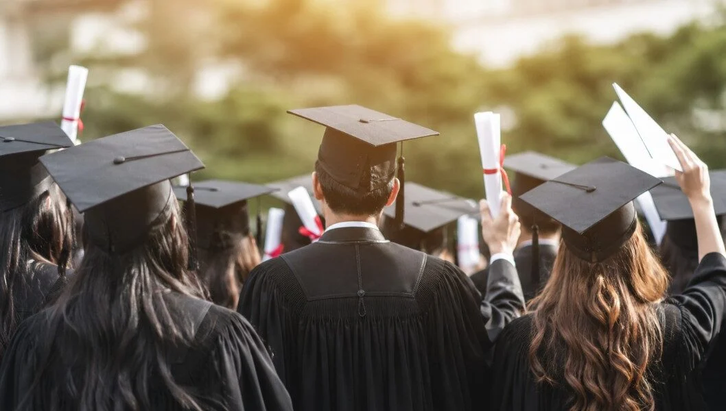 Historical turning point: diplomas from Conservatories and Academies become degrees